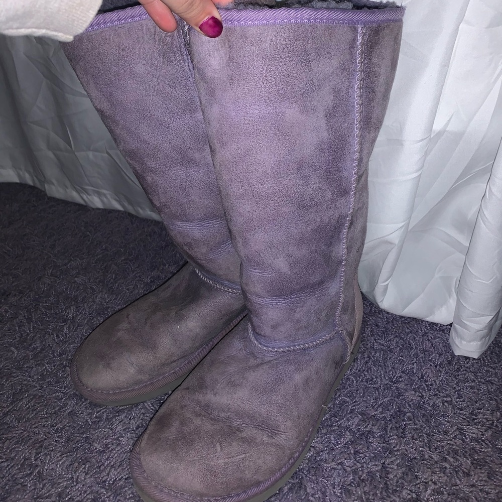 Pastel Purple Uggs Size 7